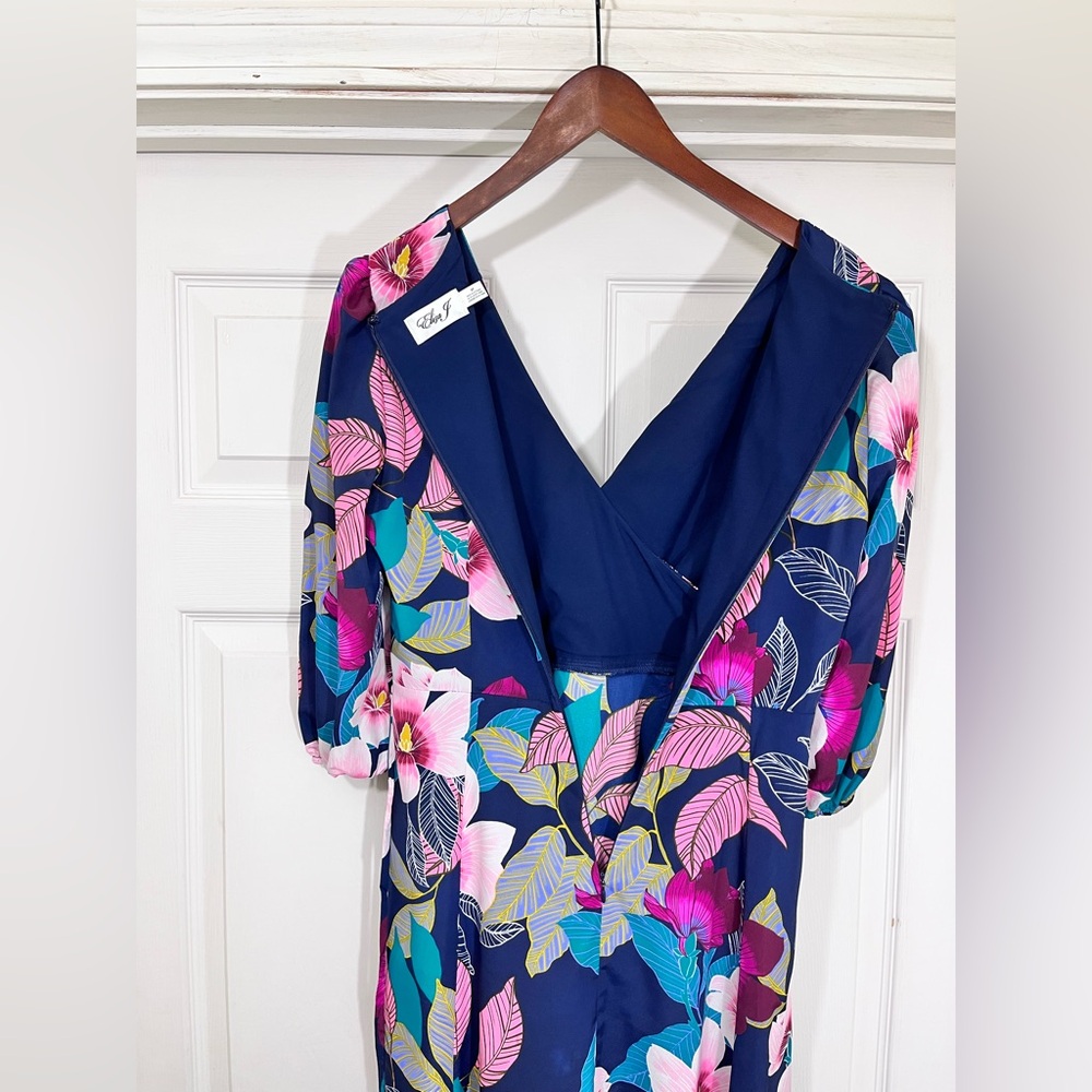 Eliza J Faux Wrap Floral Midi Dress. Size 8P. - Picture 6 of 13